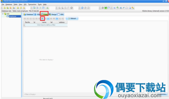 点击上方的Data，而后点击 + 来手动添加一行数据