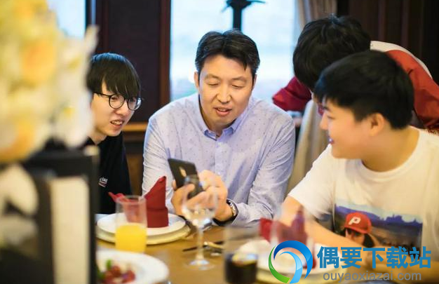 亚运夺冠背后点滴：LPL心理教练黄菁